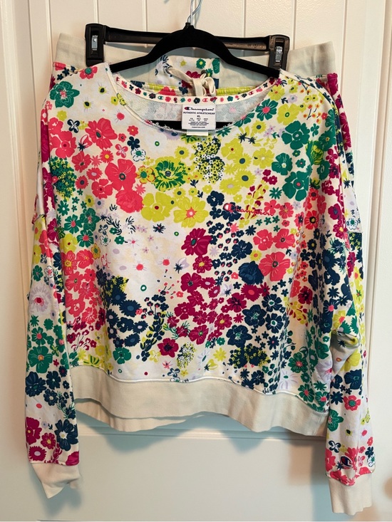 Champion Tops - Champion French Terry Flower Power Cropped Sweatshirt & Shorts Set XL